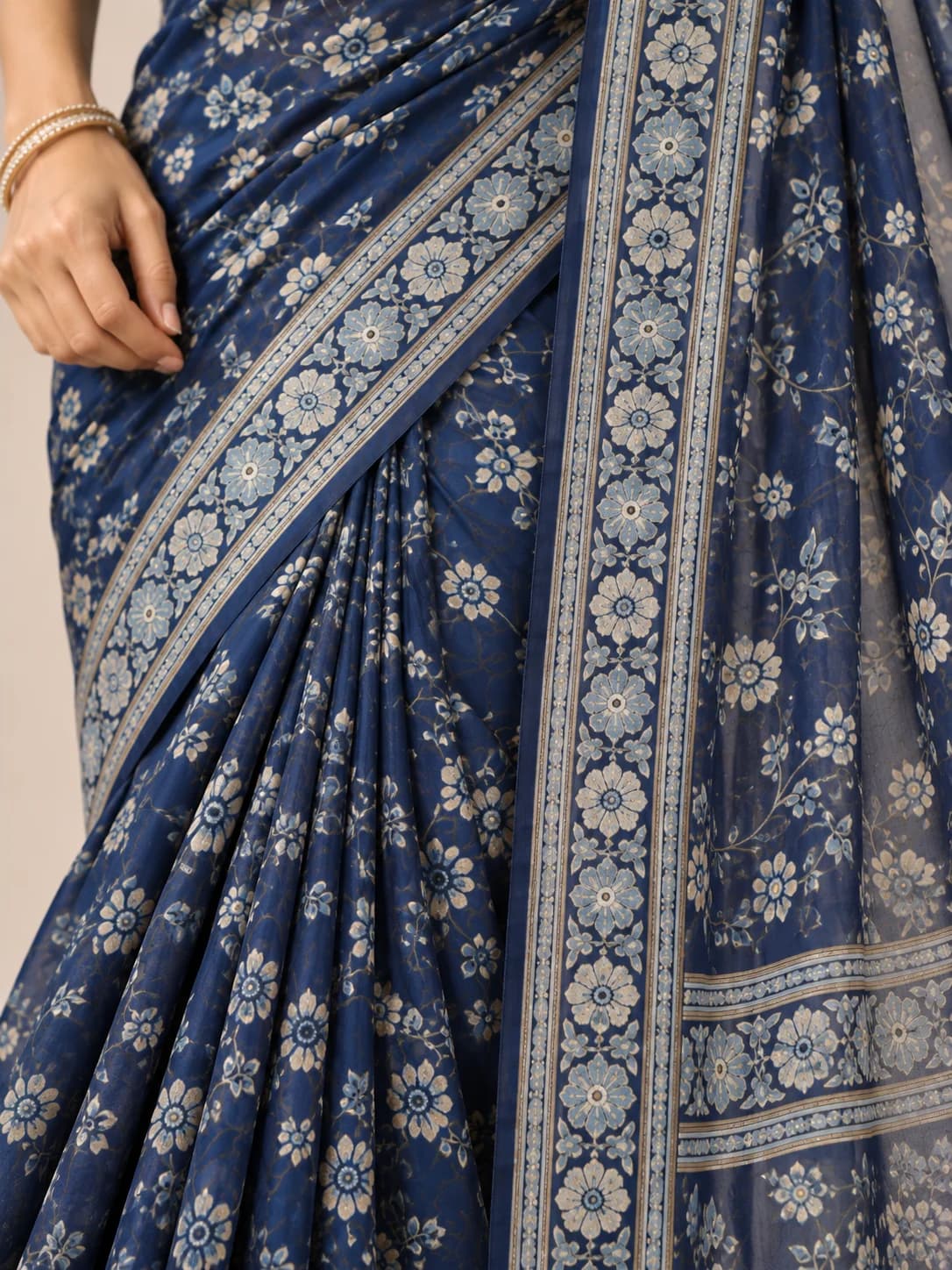 Navy Blue Georgette Printed Saree product image — Navy Blue thumbnail 5